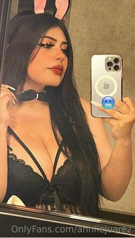 Foto di nudo di fuga di OnlyFans di Anniiejuarez