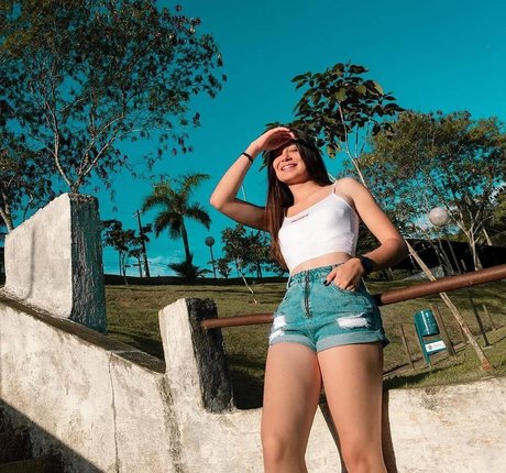 Foto di nudo di fuga di OnlyFans di Karol Oliveira
