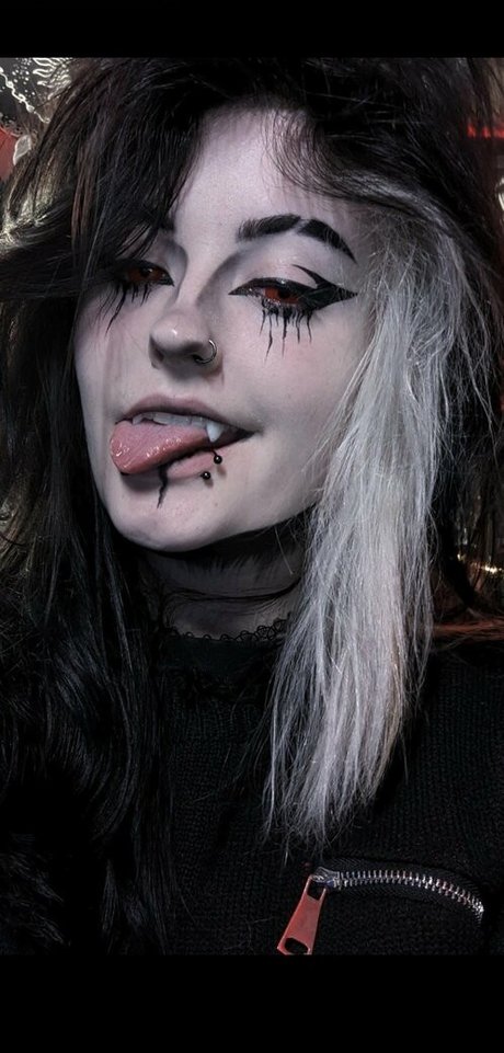 Foto di nudo di fuga di OnlyFans di Easygoinggoth