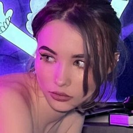 Foto di nudo di fuga di OnlyFans di Mashamirt
