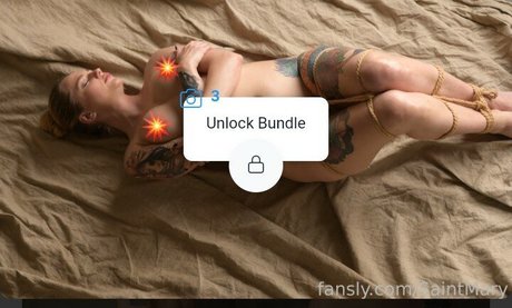 Foto di nudo di fuga di OnlyFans di Mary Bell