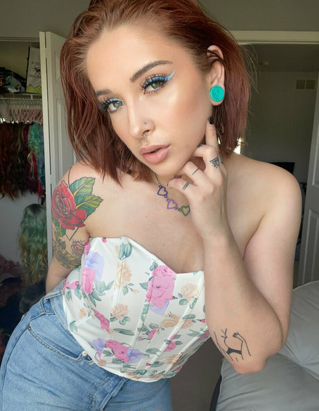 Foto di nudo di fuga di OnlyFans di Bellecurves