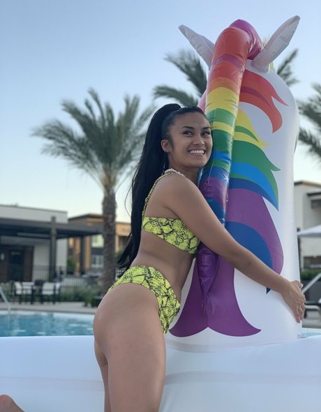 Foto di nudo di fuga di OnlyFans di Sunshinesina