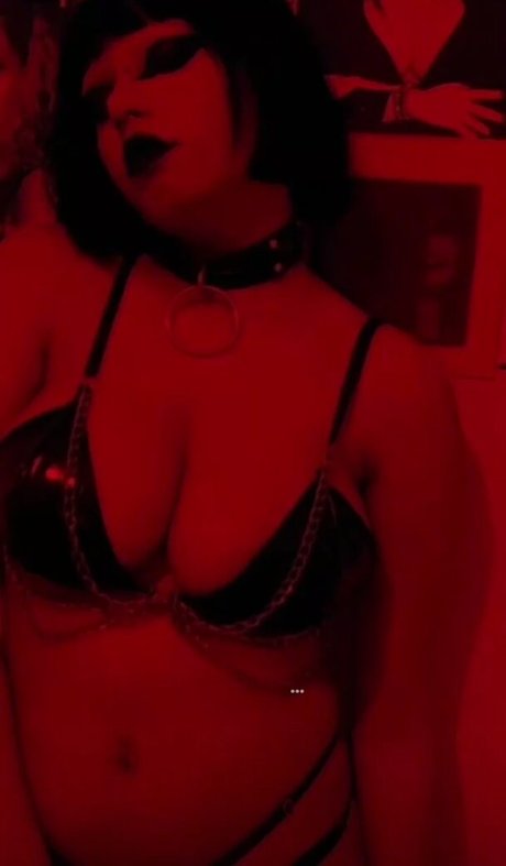 Foto di nudo di fuga di OnlyFans di Sexgothbarbie