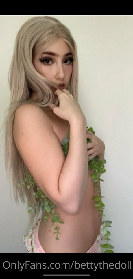Foto di nudo di fuga di OnlyFans di Bettythedoll