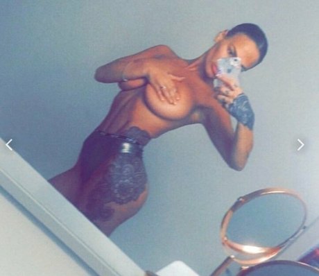 Foto di nudo di fuga di OnlyFans di Chantelle Connelly
