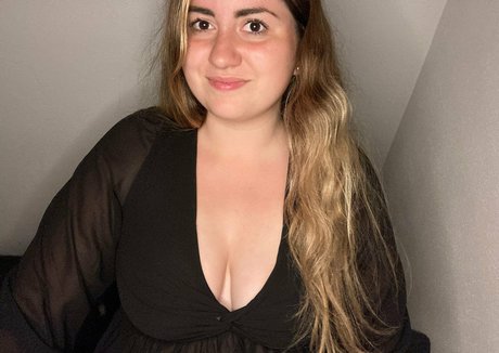 Foto di nudo di fuga di OnlyFans di Molly Archer