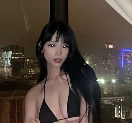 Foto di nudo di fuga di OnlyFans di Xji3lan