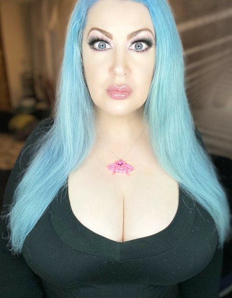 Foto di nudo di fuga di OnlyFans di Goddess Zenova