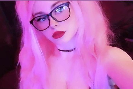 Foto di nudo di fuga di OnlyFans di Alyatrosk