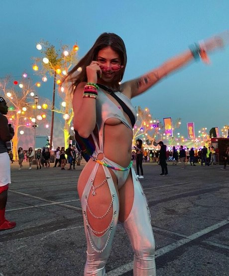 Emmily Mello