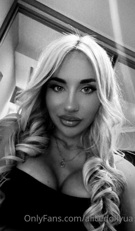Foto di nudo di fuga di OnlyFans di Alicedollyua
