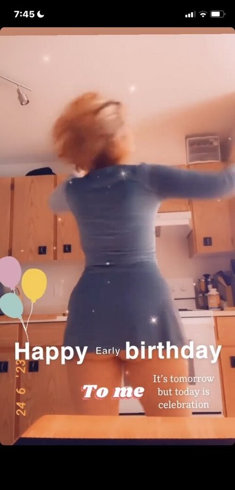 Foto di nudo di fuga di OnlyFans di Littleartsylillyy