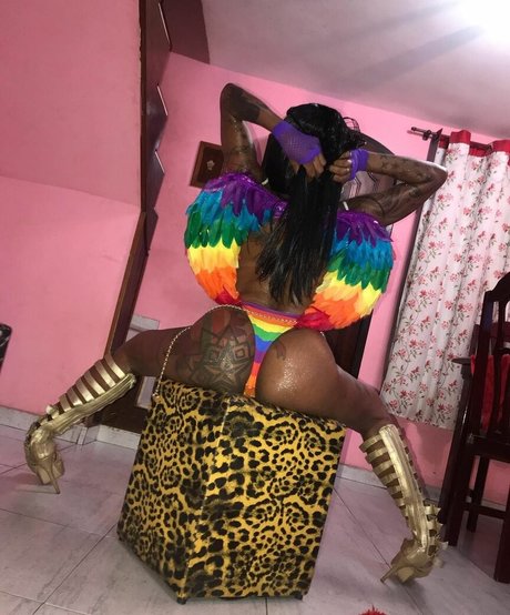 Foto di nudo di fuga di OnlyFans di Ines Brasil