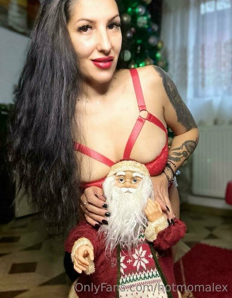 Hotmomalex
