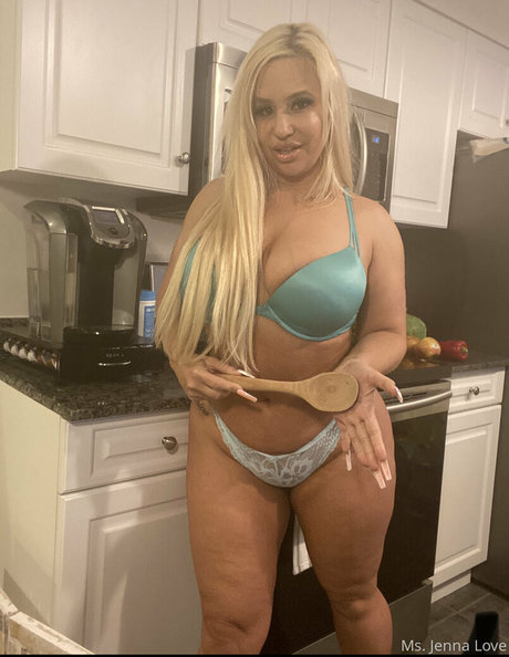 Foto di nudo di fuga di OnlyFans di Jennalovexxx