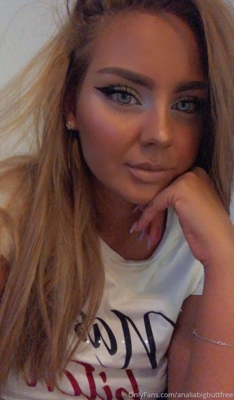Analiabigbuttfree