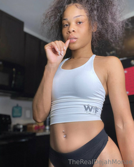 Foto di nudo di fuga di OnlyFans di Therealdejahmonae