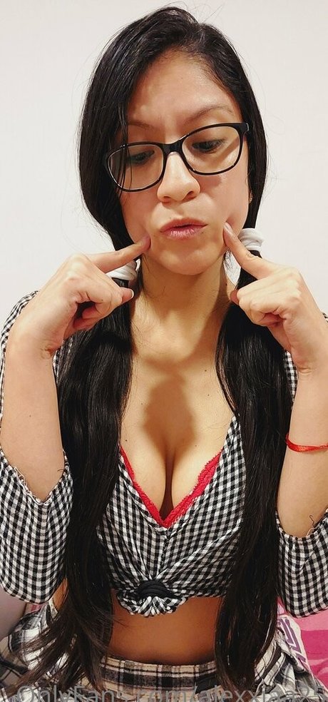 Foto di nudo di fuga di OnlyFans di Alexxiaa25
