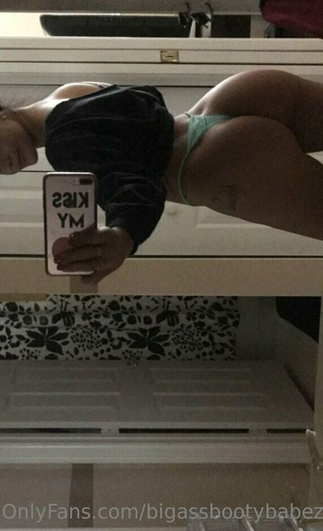 Foto di nudo di fuga di OnlyFans di Bigassbootybabez