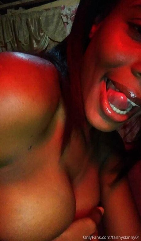 Foto di nudo di fuga di OnlyFans di Fannyskinny01
