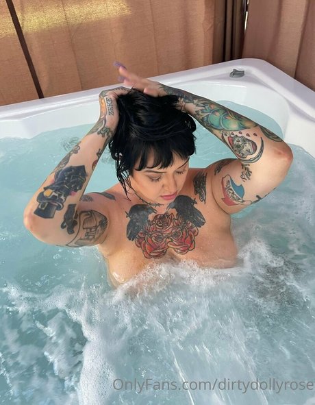 Foto di nudo di fuga di OnlyFans di Dirtydollyrose