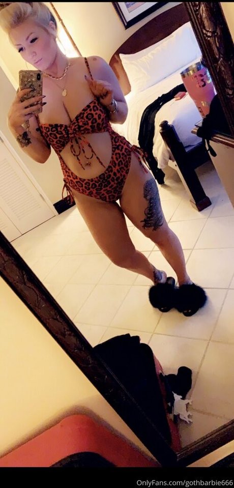 Foto di nudo di fuga di OnlyFans di Gothbarbie666