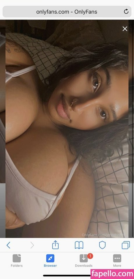 Foto di nudo di fuga di OnlyFans di Jeanette Prakash