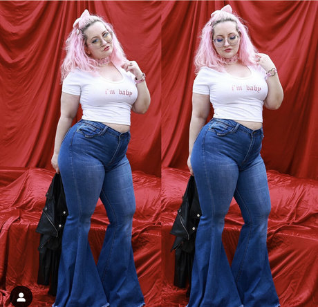 Foto di nudo di fuga di OnlyFans di Cokebottlethunderthighs