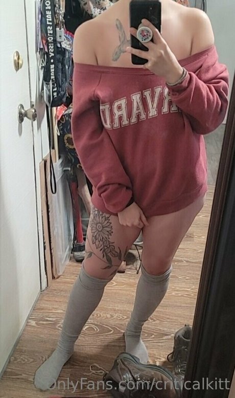 Foto di nudo di fuga di OnlyFans di Criticalkitt