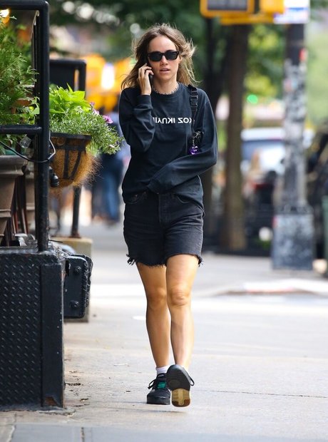 Suki Waterhouse