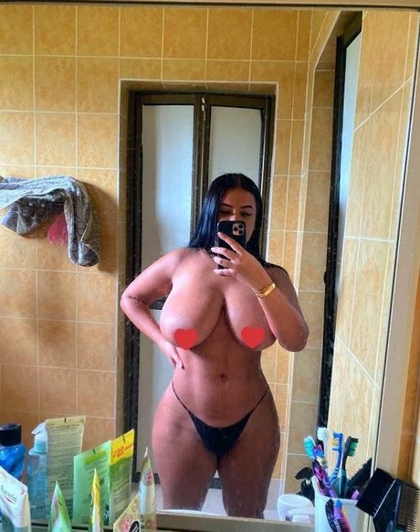 Foto di nudo di fuga di OnlyFans di Hanaa Elshayeb