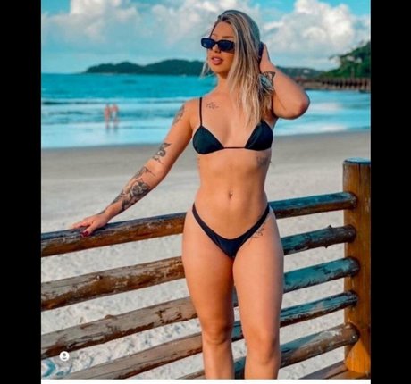 Foto di nudo di fuga di OnlyFans di Estela Haito