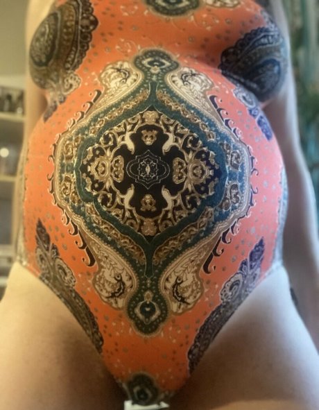 Foto di nudo di fuga di OnlyFans di Pregnantenglishrosefree