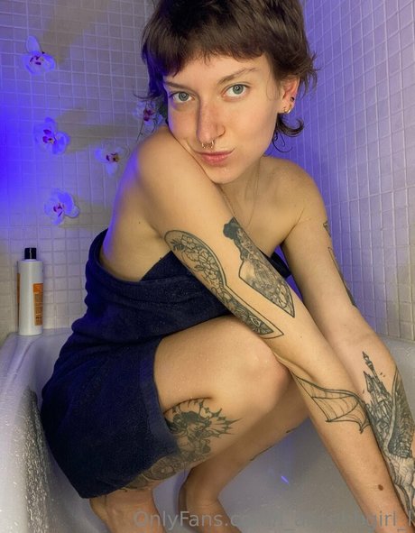 Foto di nudo di fuga di OnlyFans di Lalicebbgirll