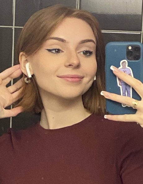 Foto di nudo di fuga di OnlyFans di Caitlin