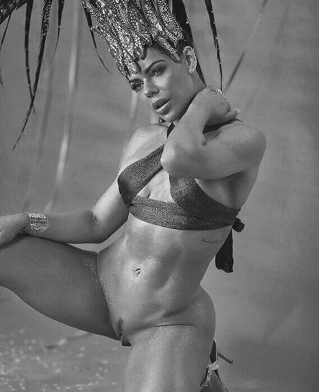 Foto di nudo di fuga di OnlyFans di Suzy Cortez