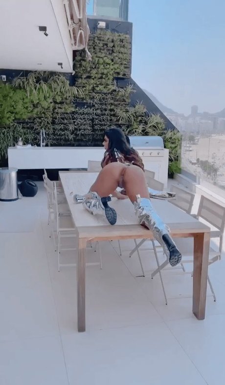 Suzy Cortez