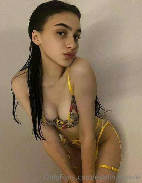 Foto di nudo di fuga di OnlyFans di Lovewhip