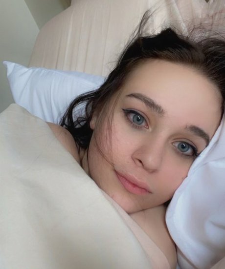 Foto di nudo di fuga di OnlyFans di Luna Moon