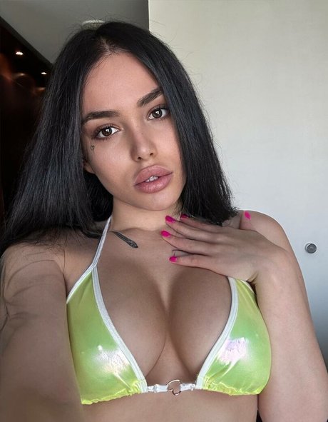 Foto di nudo di fuga di OnlyFans di Alisa Musa
