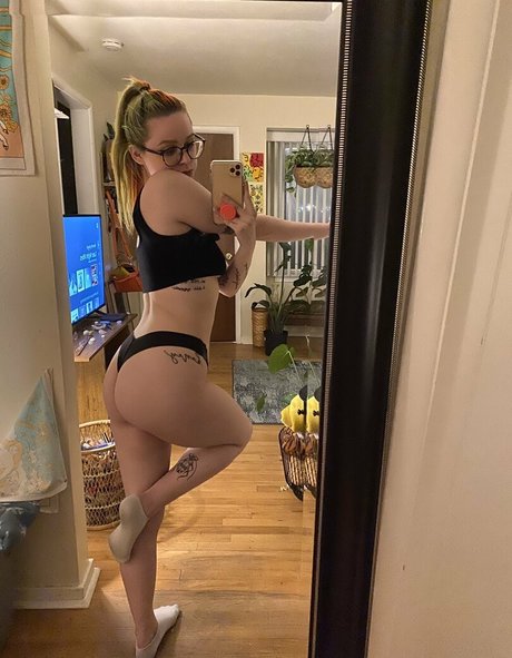 Foto di nudo di fuga di OnlyFans di Handj0bzbychelle