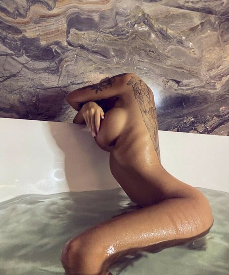 Foto di nudo di fuga di OnlyFans di Nikola Rihova