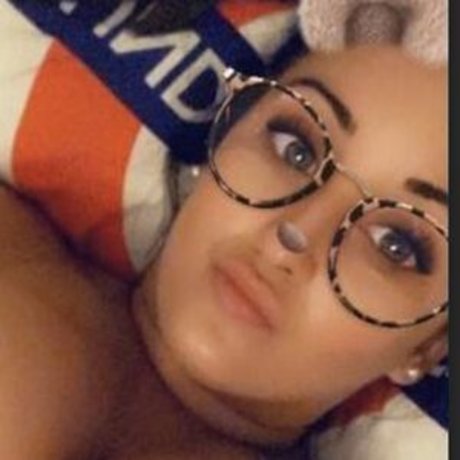 Foto di nudo di fuga di OnlyFans di Bustybrunettes