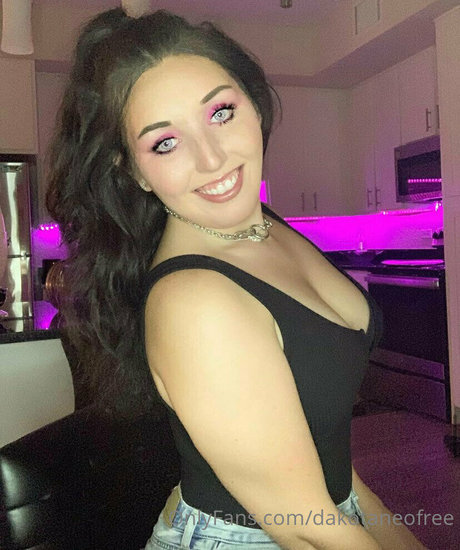 Foto di nudo di fuga di OnlyFans di Dakotaneofree