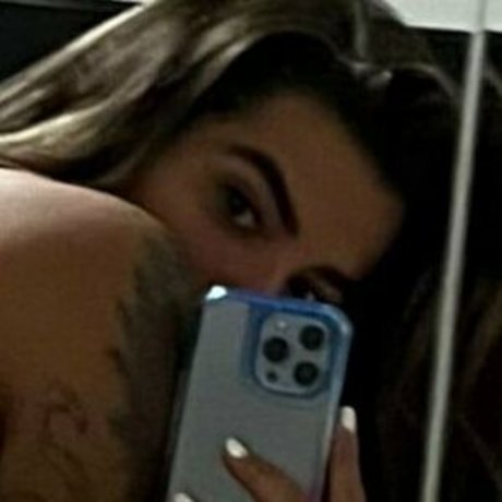 Foto di nudo di fuga di OnlyFans di Petra Mattar