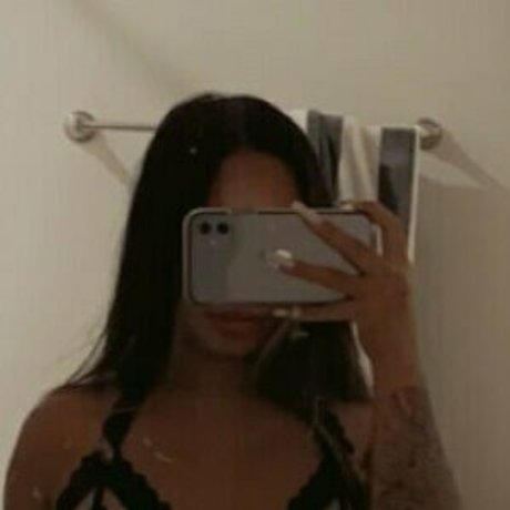 Foto di nudo di fuga di OnlyFans di Lilasianscorpio