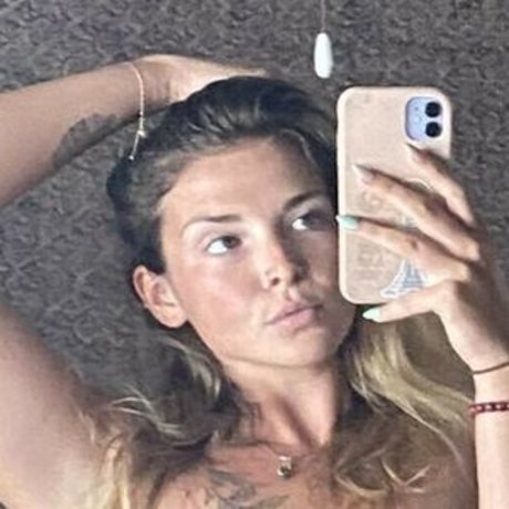 Foto di nudo di fuga di OnlyFans di April Makenna