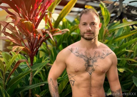 Foto di nudo di fuga di OnlyFans di Aaronburkexxx