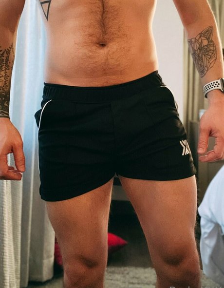 Foto di nudo di fuga di OnlyFans di Aaronburkexxx